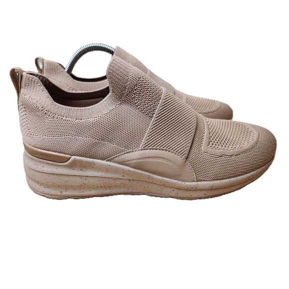 Skechers Billion Lotsa Steps Shoes | Women’s 11 | Tan | Memory Foam - Picture 1 of 10